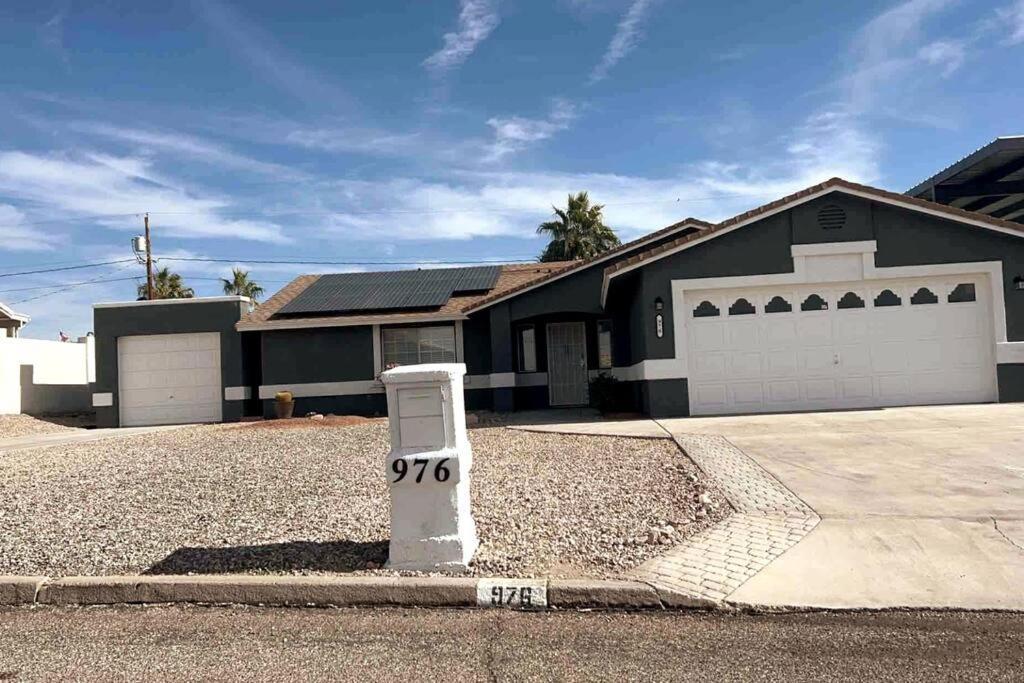 Spacious Getaway! Pool, Spa, Sleeps 9 Lake Havasu City Eksteriør billede