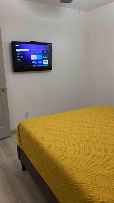 Spacious Getaway! Pool, Spa, Sleeps 9 Lake Havasu City Eksteriør billede