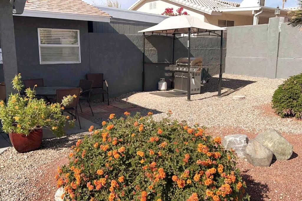 Spacious Getaway! Pool, Spa, Sleeps 9 Lake Havasu City Eksteriør billede