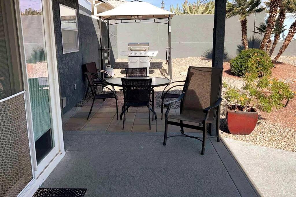 Spacious Getaway! Pool, Spa, Sleeps 9 Lake Havasu City Eksteriør billede