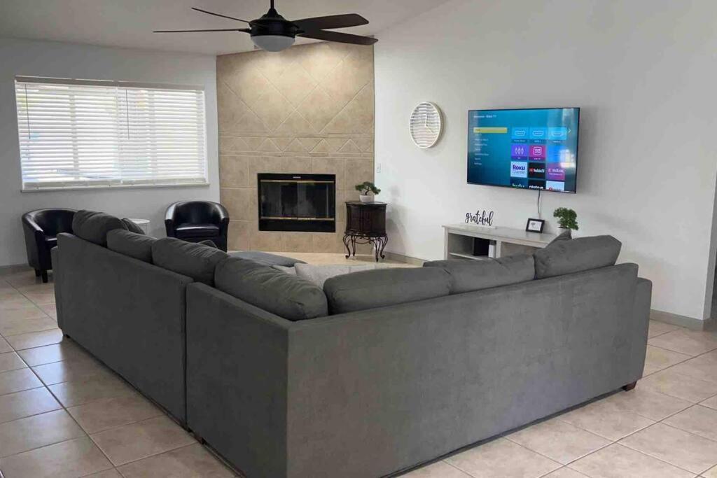 Spacious Getaway! Pool, Spa, Sleeps 9 Lake Havasu City Eksteriør billede