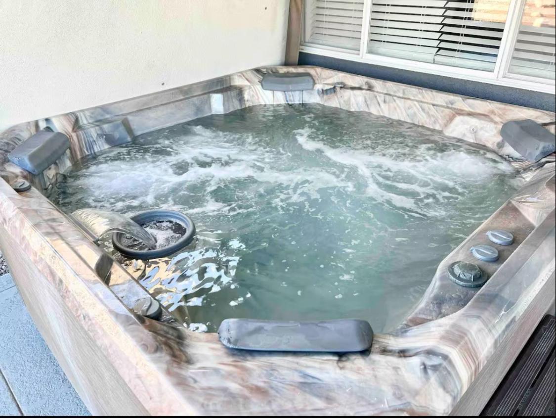 Spacious Getaway! Pool, Spa, Sleeps 9 Lake Havasu City Eksteriør billede